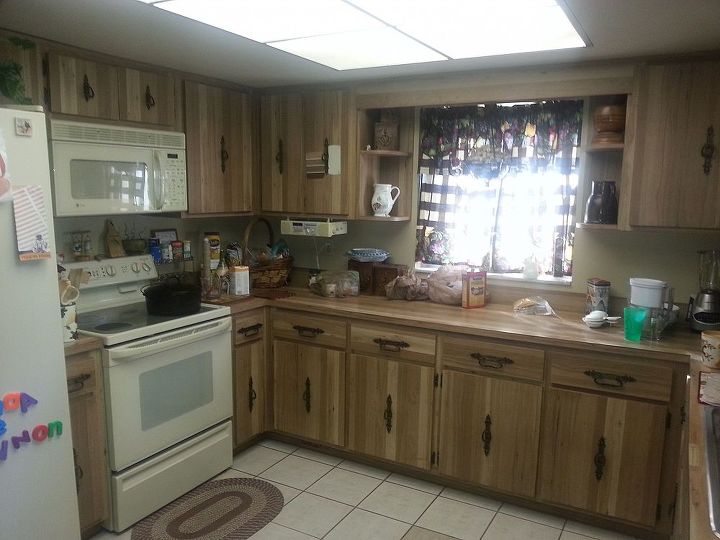 q help i need suggestions on this outdated kitchen, diy, home decor, kitchen design, painting