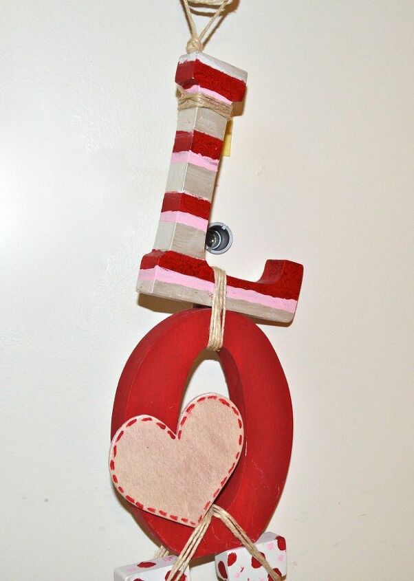 bien fait diy valentines door hanger, crafts, seasonal holiday decor, valentines day ideas