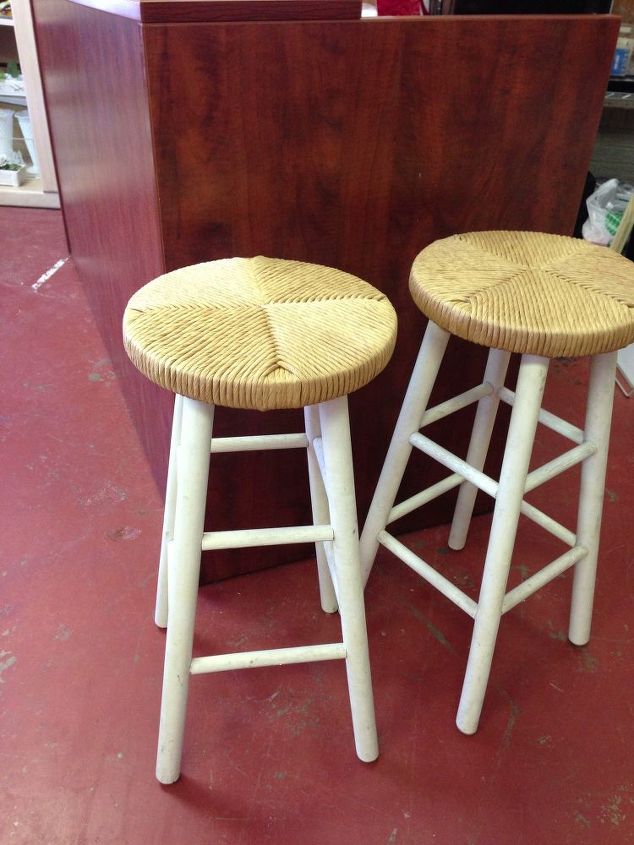 grass beachy bar stools, outdoor furniture, outdoor living, painted furniture, Before boring white barstools