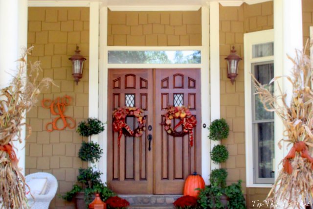 fall front porch tour, porches, seasonal holiday decor